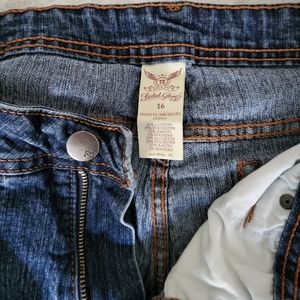 Faded Glory size 16 capri